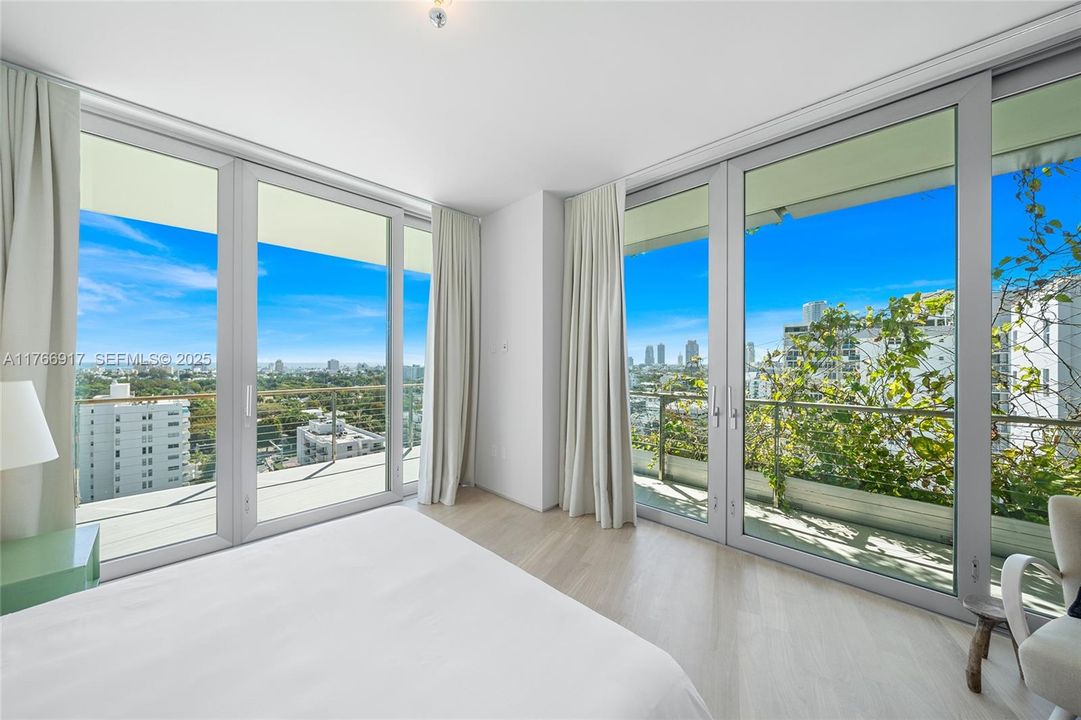 For Sale: $11,900,000 (5 beds, 5 baths, 3936 Square Feet)