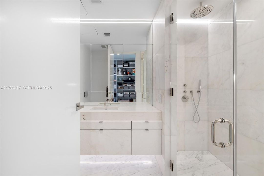 For Sale: $11,900,000 (5 beds, 5 baths, 3936 Square Feet)