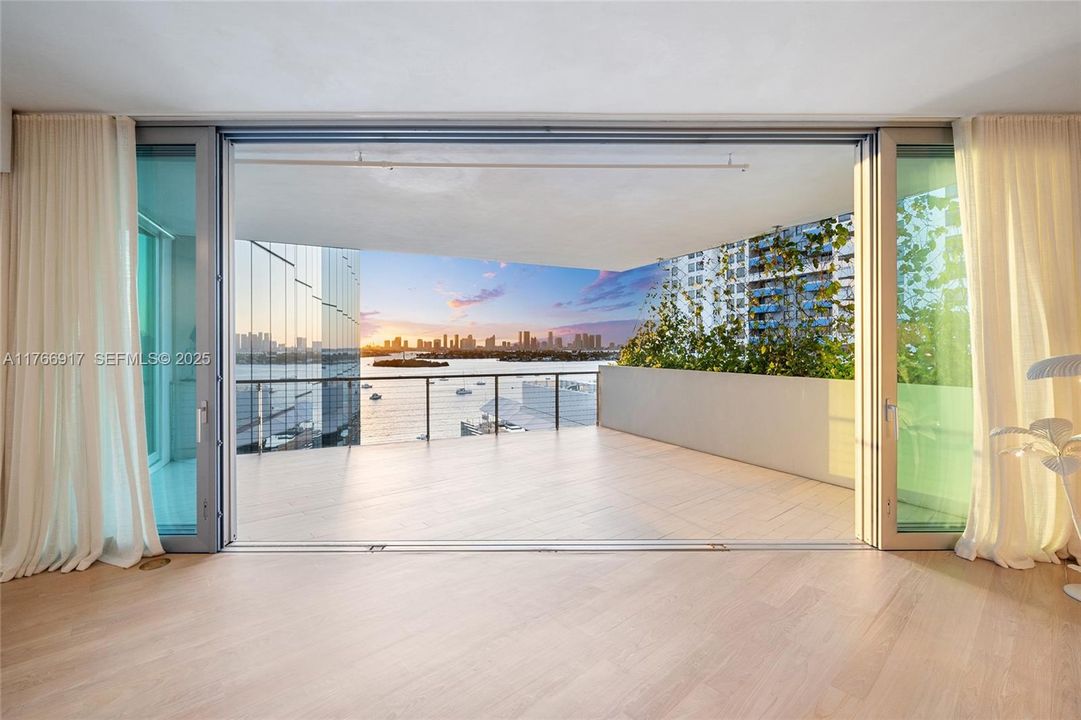 For Sale: $11,900,000 (5 beds, 5 baths, 3936 Square Feet)