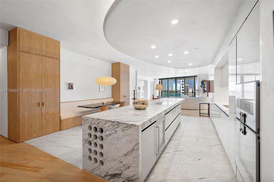 For Sale: $11,900,000 (5 beds, 5 baths, 3936 Square Feet)