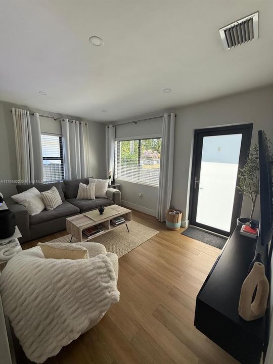 Recently Rented: $3,200 (2 beds, 2 baths, 0 Square Feet)