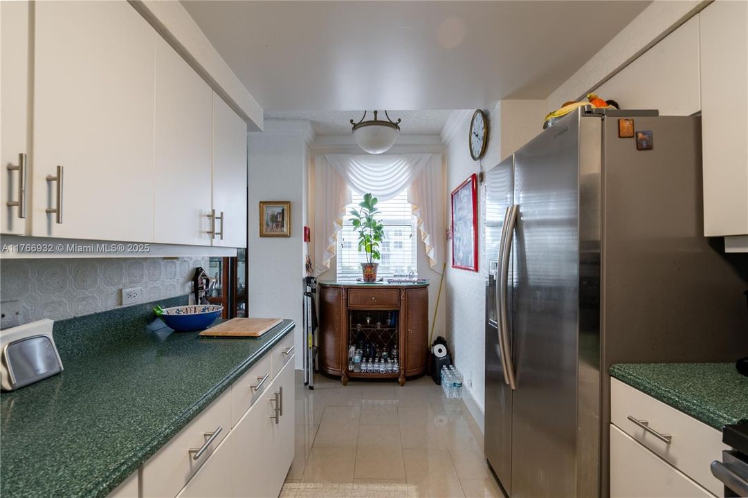 На продажу: $679,000 (2 спален, 2 ванн, 1620 Квадратных фут)