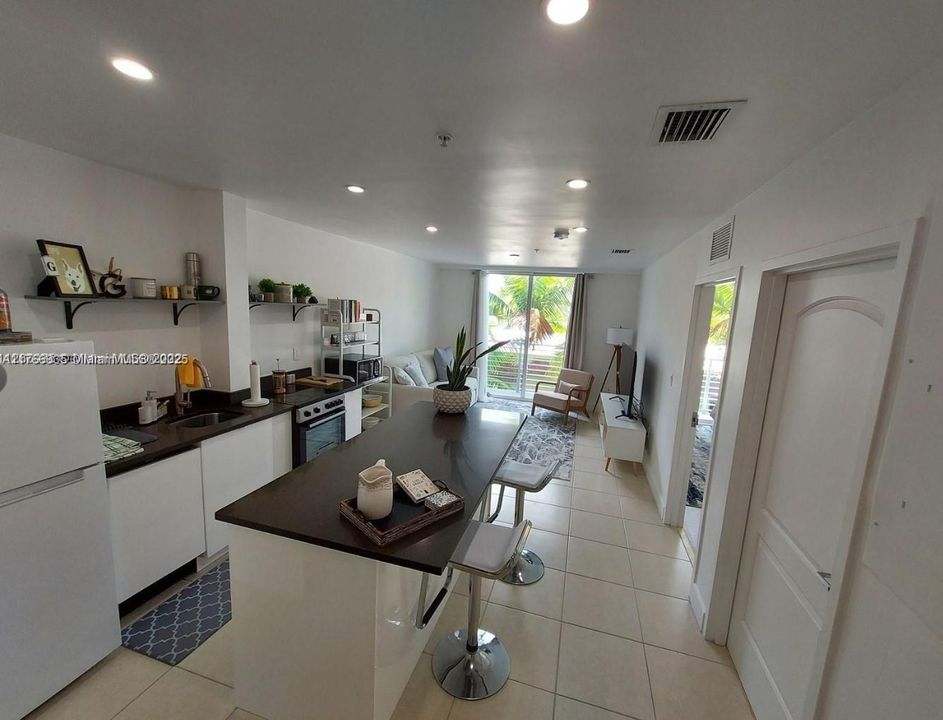 Недавно арендовано: $3,495 (2 спален, 2 ванн, 976 Квадратных фут)