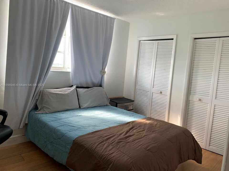 Recently Rented: $2,200 (2 beds, 2 baths, 882 Square Feet)