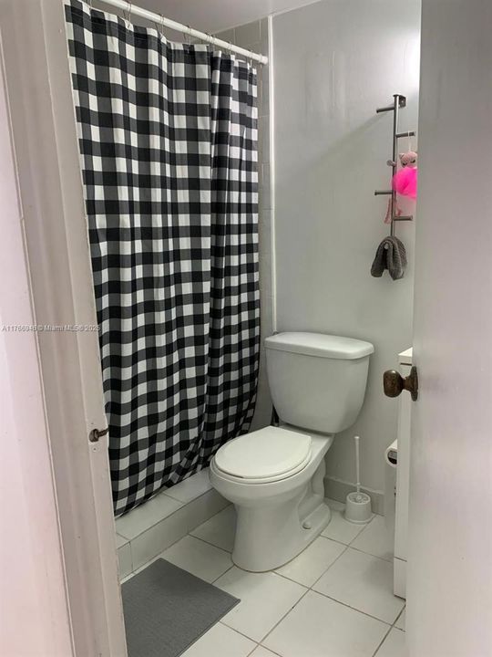 Recently Rented: $2,200 (2 beds, 2 baths, 882 Square Feet)