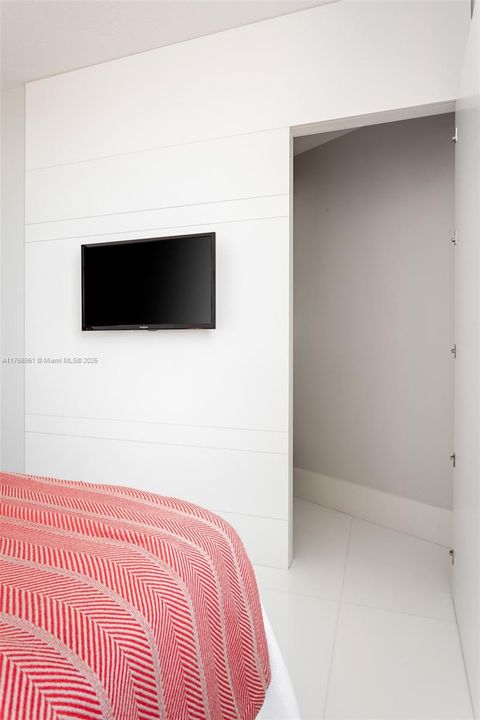 For Sale: $1,689,000 (3 beds, 3 baths, 1230 Square Feet)