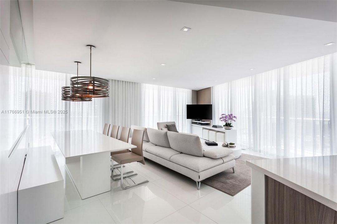 For Sale: $1,689,000 (3 beds, 3 baths, 1230 Square Feet)