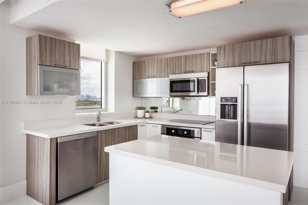 For Sale: $1,689,000 (3 beds, 3 baths, 1230 Square Feet)