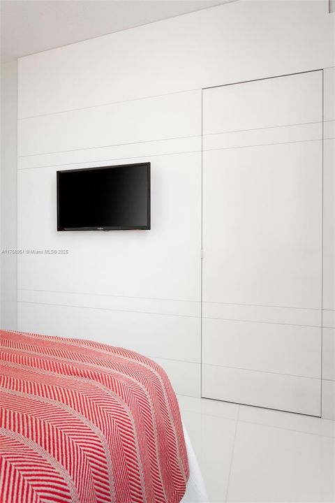 For Sale: $1,689,000 (3 beds, 3 baths, 1230 Square Feet)