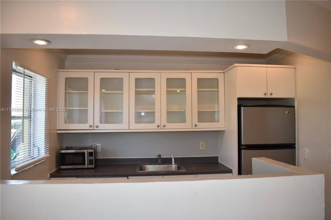 Recently Sold: $140,000 (1 beds, 1 baths, 680 Square Feet)