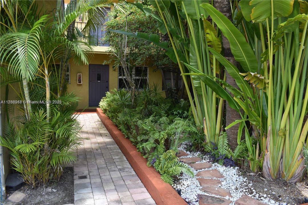 Recently Sold: $140,000 (1 beds, 1 baths, 680 Square Feet)