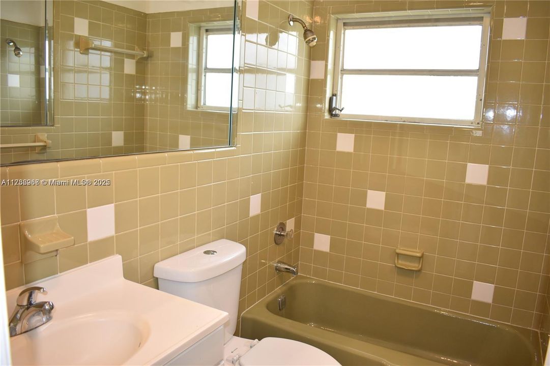 Recently Sold: $140,000 (1 beds, 1 baths, 680 Square Feet)