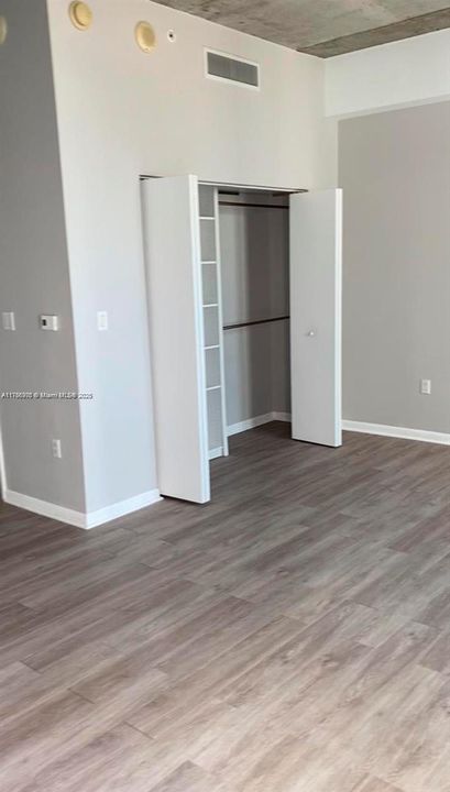 待售: $345,000 (1 贝兹, 1 浴室, 662 平方英尺)