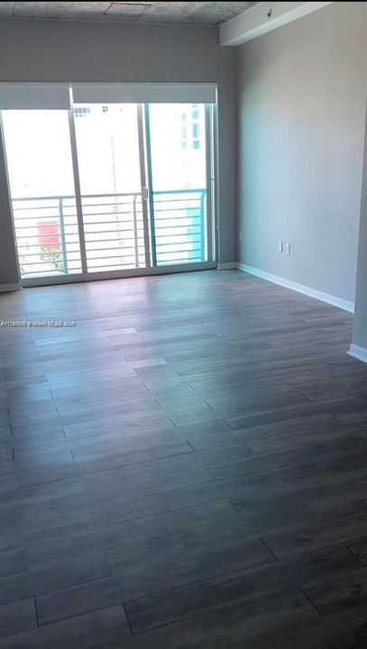 待售: $345,000 (1 贝兹, 1 浴室, 662 平方英尺)