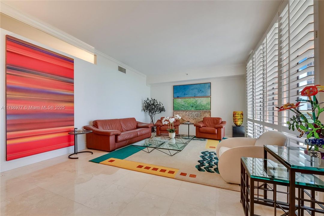 Active With Contract: $3,300,000 (3 beds, 3 baths, 3100 Square Feet)