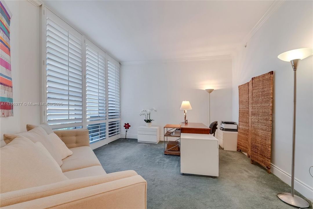 Active With Contract: $3,300,000 (3 beds, 3 baths, 3100 Square Feet)