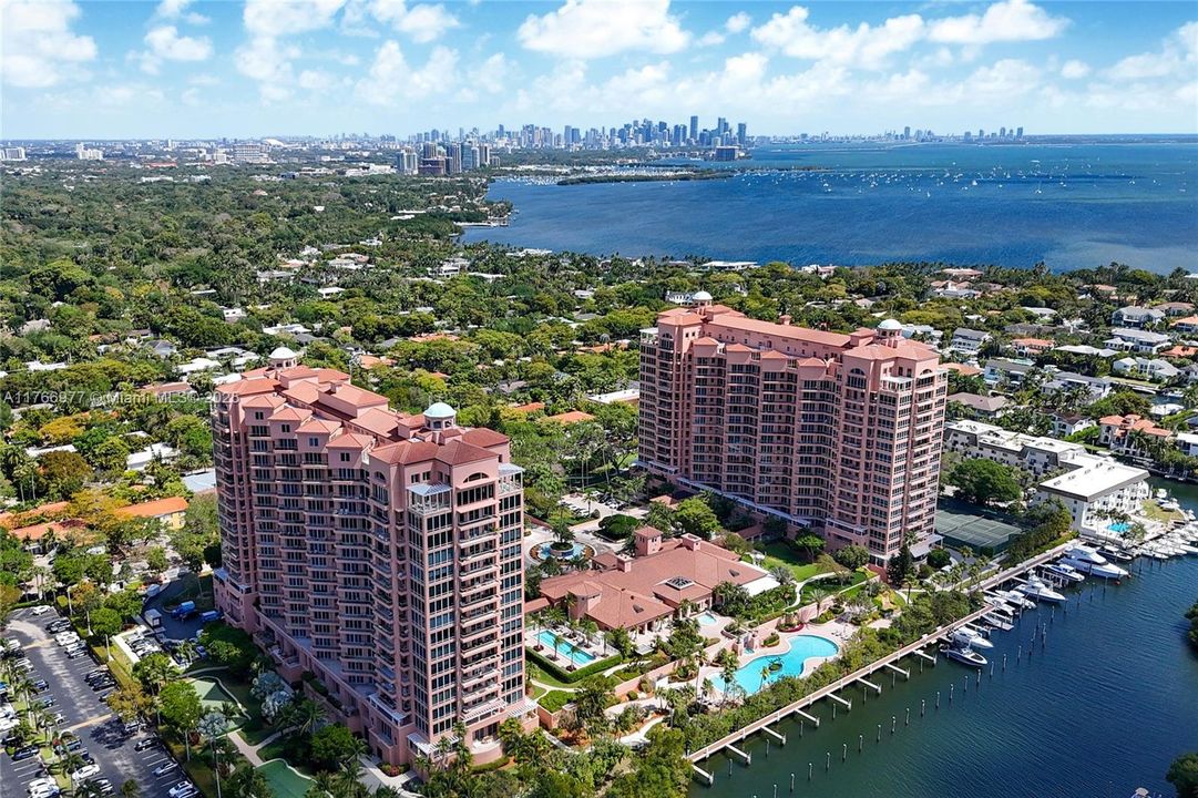 Active With Contract: $3,300,000 (3 beds, 3 baths, 3100 Square Feet)