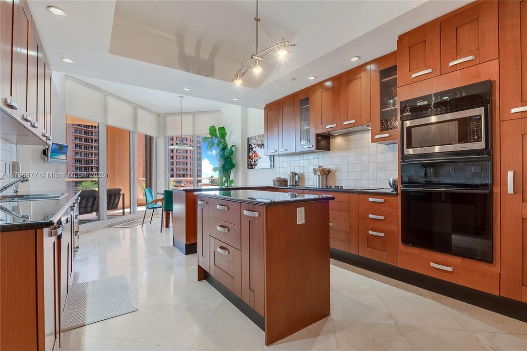 Active With Contract: $3,300,000 (3 beds, 3 baths, 3100 Square Feet)