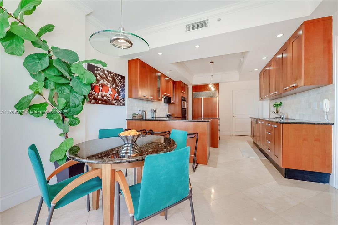 Active With Contract: $3,300,000 (3 beds, 3 baths, 3100 Square Feet)