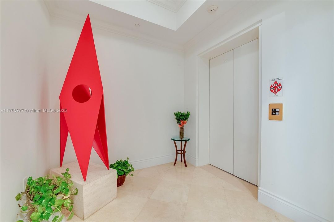 Active With Contract: $3,300,000 (3 beds, 3 baths, 3100 Square Feet)