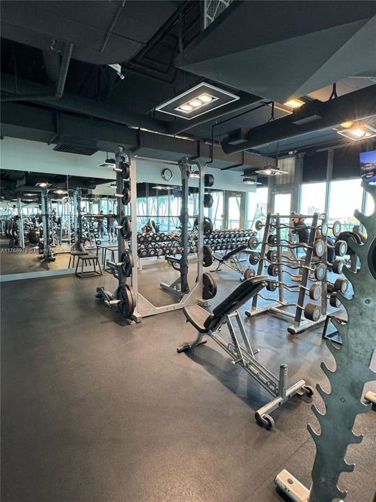 For Sale: $525,000 (1 beds, 1 baths, 773 Square Feet)