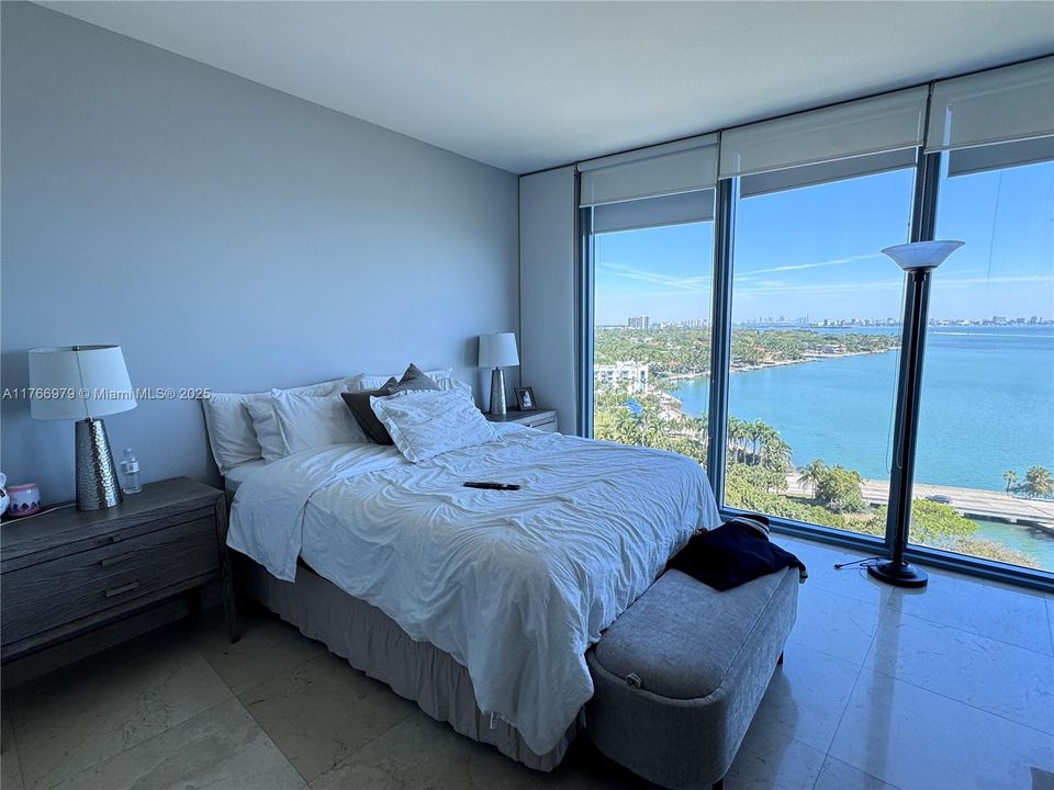 For Sale: $525,000 (1 beds, 1 baths, 773 Square Feet)