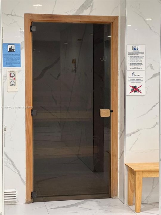 For Sale: $525,000 (1 beds, 1 baths, 773 Square Feet)