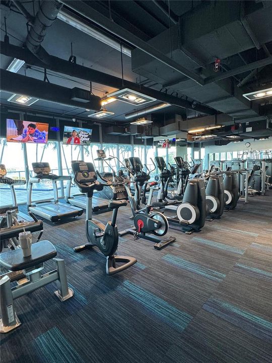 For Sale: $525,000 (1 beds, 1 baths, 773 Square Feet)