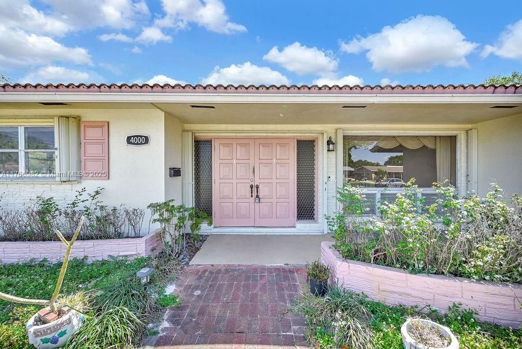 最近售出: $589,000 (3 贝兹, 2 浴室, 1444 平方英尺)