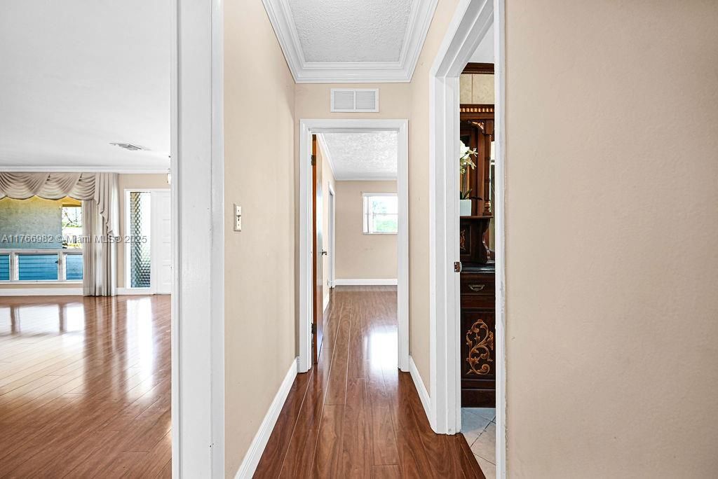 最近售出: $589,000 (3 贝兹, 2 浴室, 1444 平方英尺)