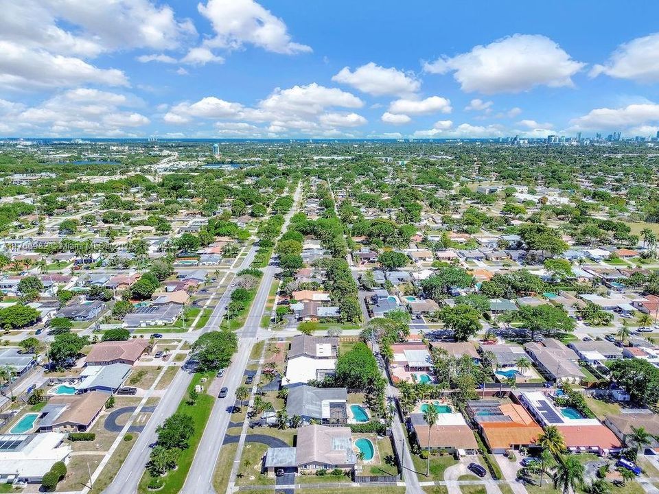 最近售出: $589,000 (3 贝兹, 2 浴室, 1444 平方英尺)