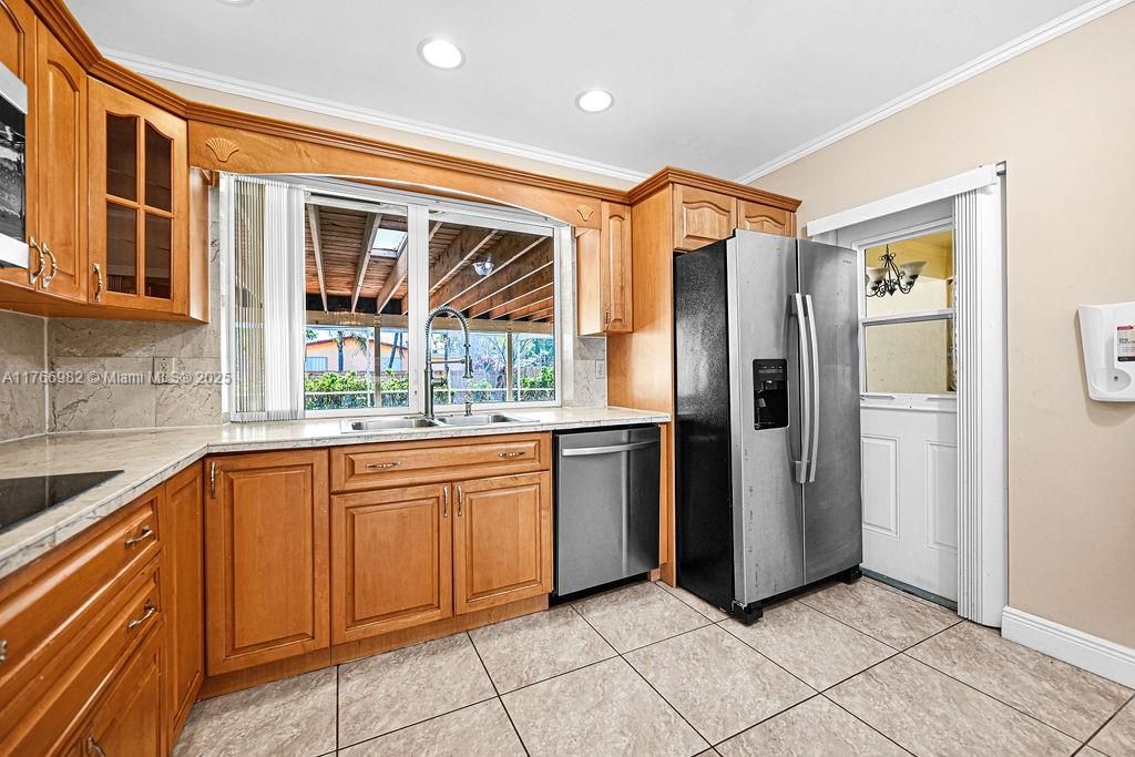 最近售出: $589,000 (3 贝兹, 2 浴室, 1444 平方英尺)