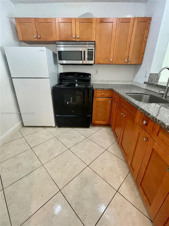 Recently Rented: $1,990 (2 beds, 2 baths, 1175 Square Feet)