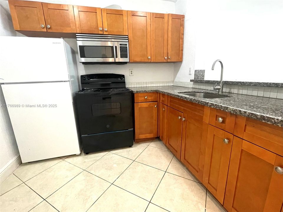Recently Rented: $1,990 (2 beds, 2 baths, 1175 Square Feet)