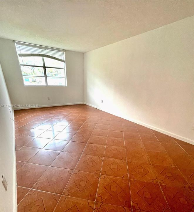 Recently Rented: $1,990 (2 beds, 2 baths, 1175 Square Feet)