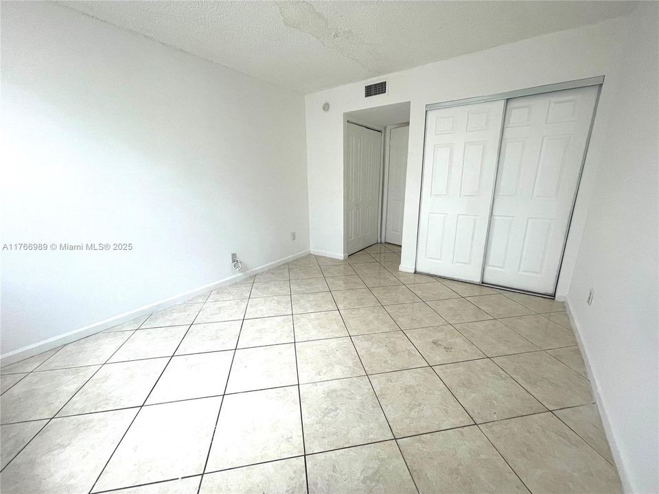 Recently Rented: $1,990 (2 beds, 2 baths, 1175 Square Feet)