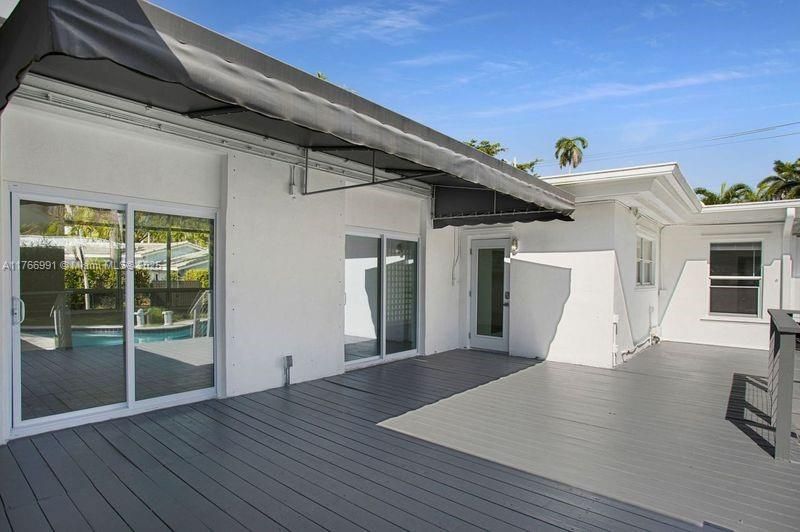 Vendido Recientemente: $915,000 (3 camas, 2 baños, 1537 Pies cuadrados)