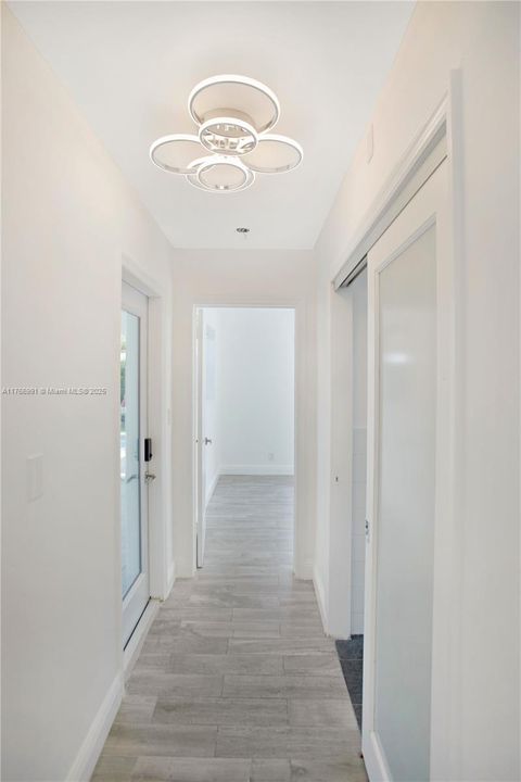 Vendido Recientemente: $915,000 (3 camas, 2 baños, 1537 Pies cuadrados)