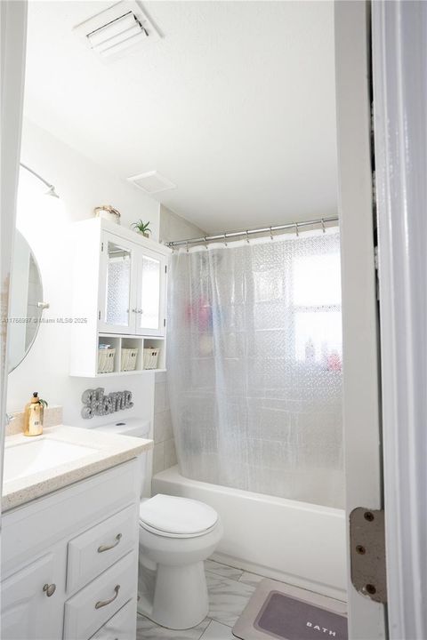 Под контрактом: $455,000 (4 спален, 2 ванн, 1494 Квадратных фут)