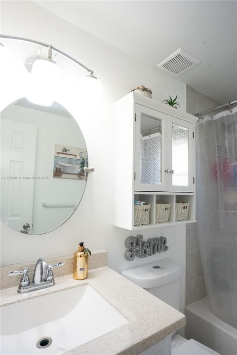 Под контрактом: $455,000 (4 спален, 2 ванн, 1494 Квадратных фут)