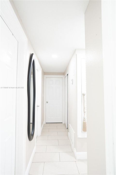 Под контрактом: $455,000 (4 спален, 2 ванн, 1494 Квадратных фут)