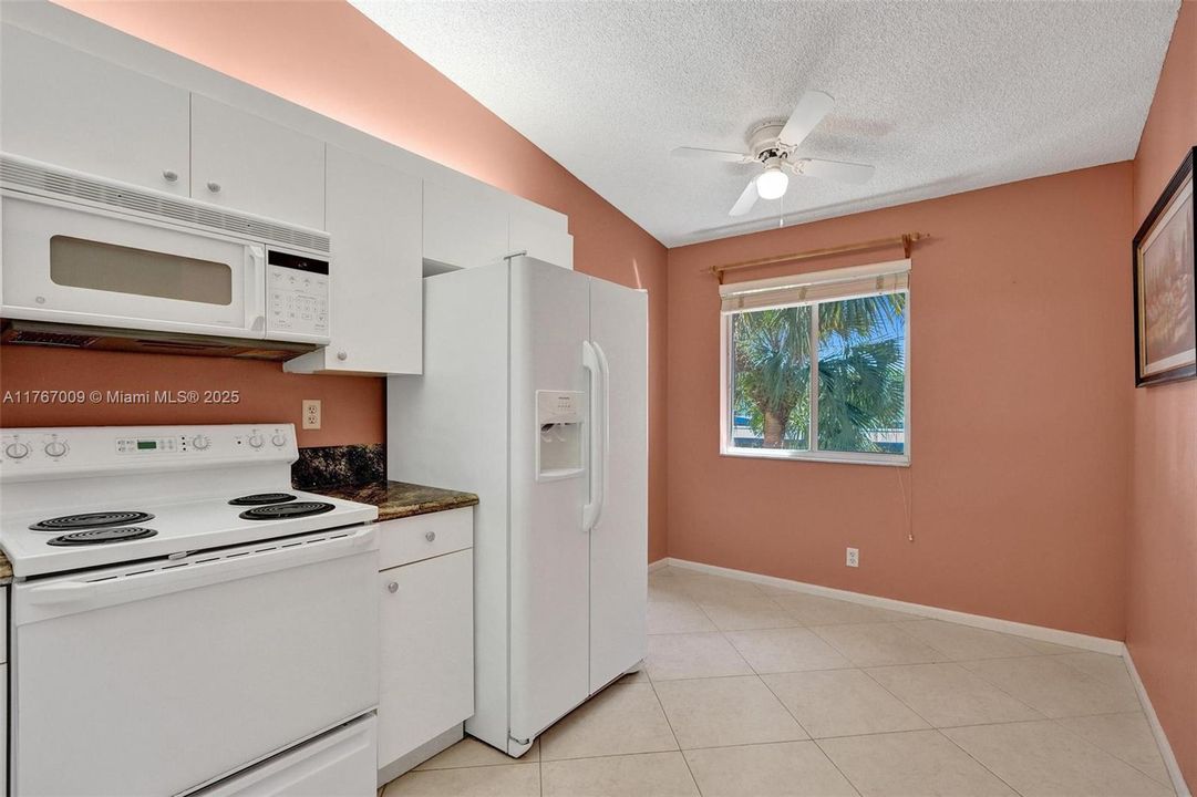 Recently Sold: $289,000 (2 beds, 2 baths, 1283 Square Feet)