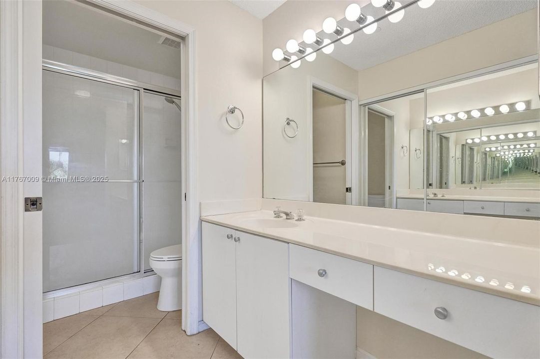 Recently Sold: $289,000 (2 beds, 2 baths, 1283 Square Feet)