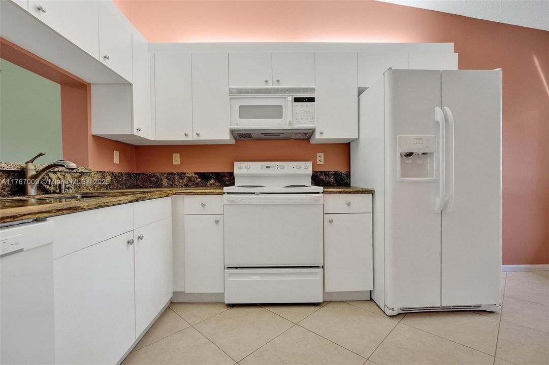 Recently Sold: $289,000 (2 beds, 2 baths, 1283 Square Feet)