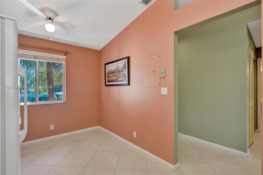 Recently Sold: $289,000 (2 beds, 2 baths, 1283 Square Feet)