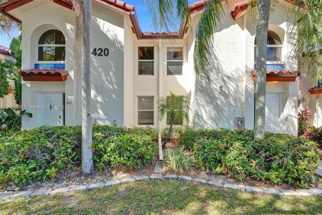 Recently Sold: $289,000 (2 beds, 2 baths, 1283 Square Feet)