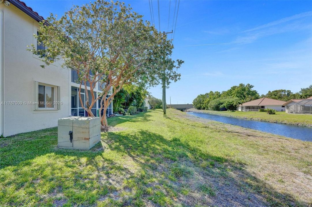 Recently Sold: $289,000 (2 beds, 2 baths, 1283 Square Feet)