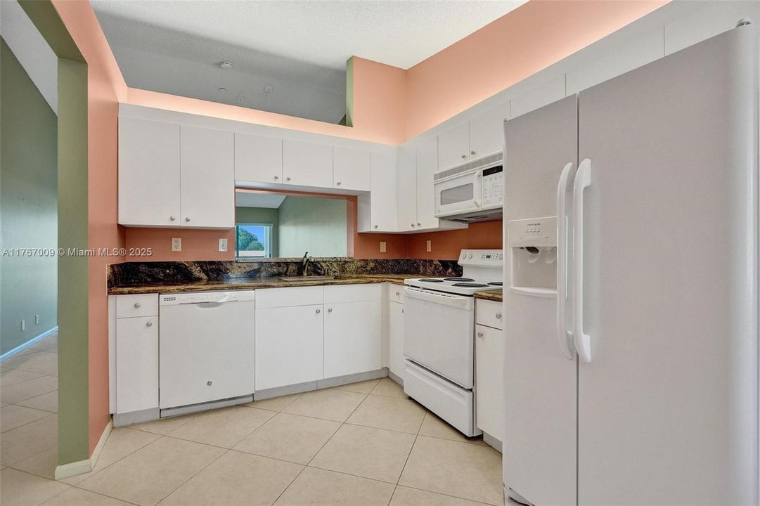 Recently Sold: $289,000 (2 beds, 2 baths, 1283 Square Feet)