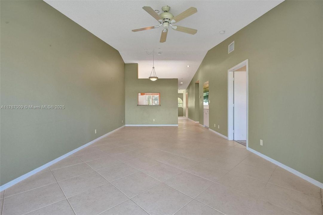 Recently Sold: $289,000 (2 beds, 2 baths, 1283 Square Feet)