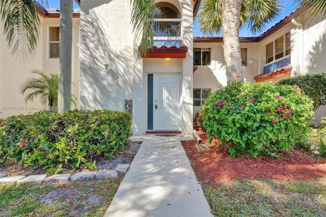 Recently Sold: $289,000 (2 beds, 2 baths, 1283 Square Feet)